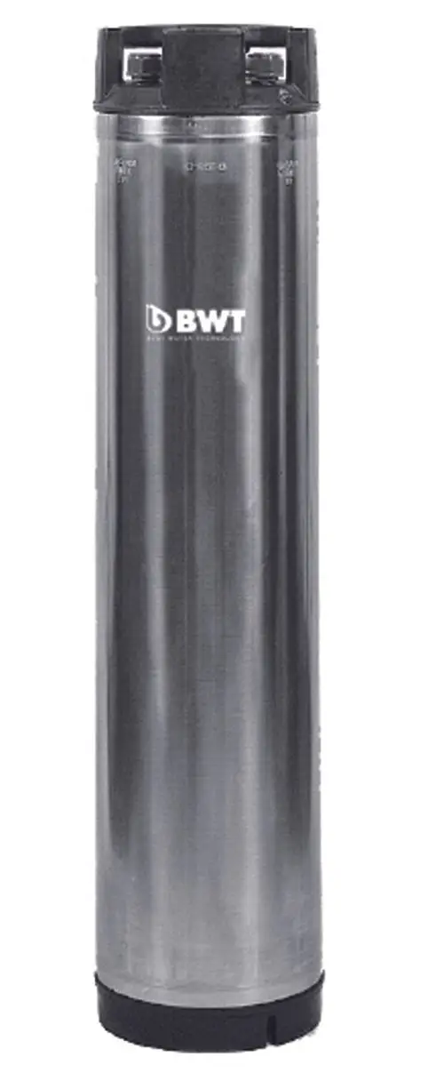 Edelstahlröhre mit schwarzem unteren Teil und BWT-Logo. Produkt eignet sich als Ersatz für eine Mischbettpatrone. Keine Maße oder spezifischen Details auf dem Bild erkennbar.